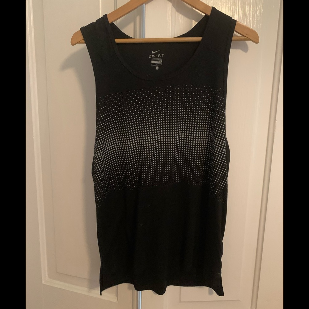 Nike men’s dry fit performance tank, size large